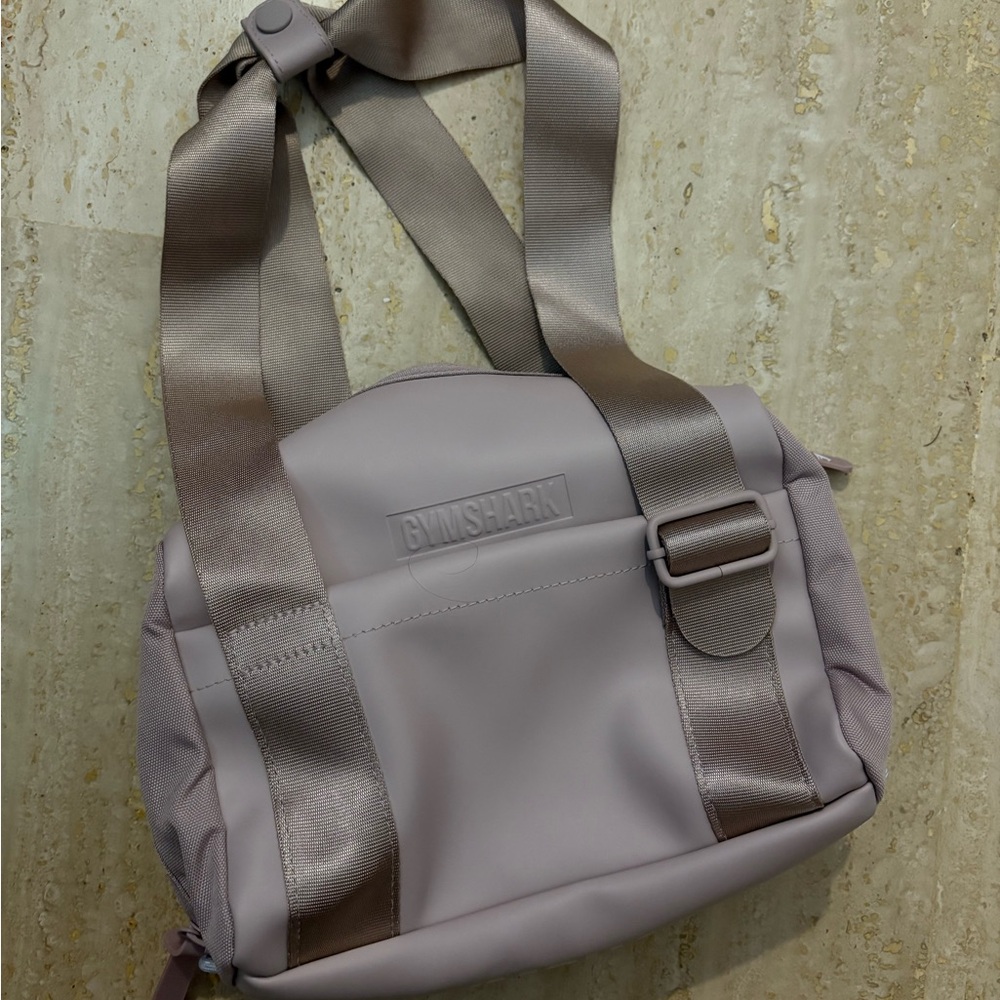 NWT Gymshark Women’s Everyday mini bag ( muted pink )